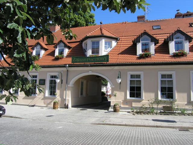 Hotel Zajazd Kultury, Dawniej Pocztowy Zielona Góra Buitenkant foto