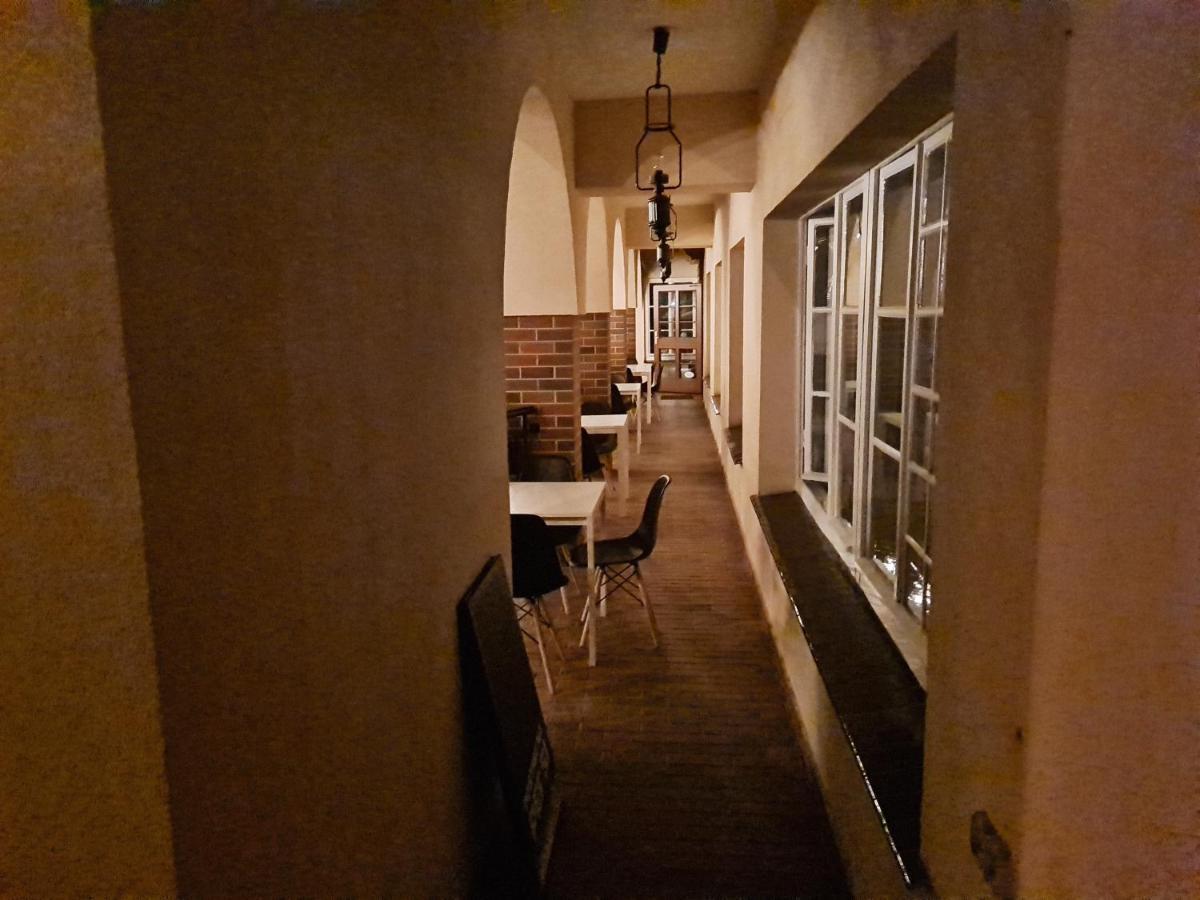 Hotel Zajazd Kultury, Dawniej Pocztowy Zielona Góra Buitenkant foto