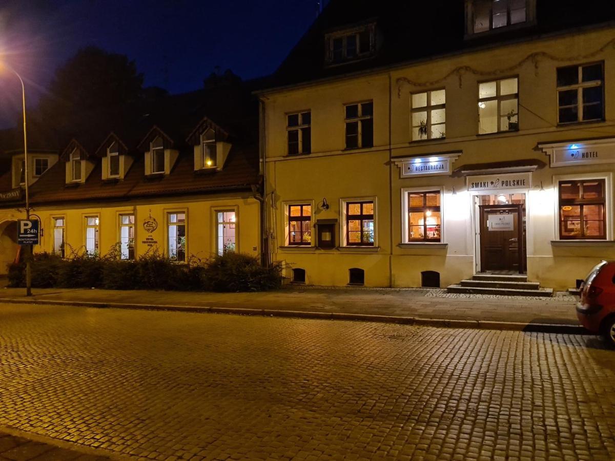Hotel Zajazd Kultury, Dawniej Pocztowy Zielona Góra Buitenkant foto
