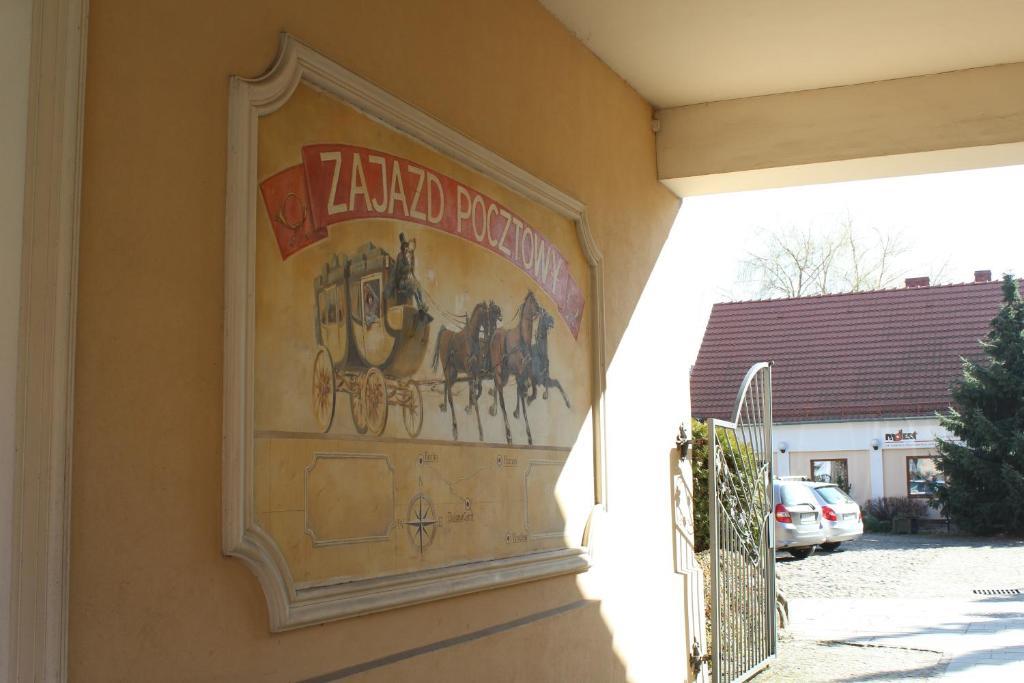 Hotel Zajazd Kultury, Dawniej Pocztowy Zielona Góra Buitenkant foto