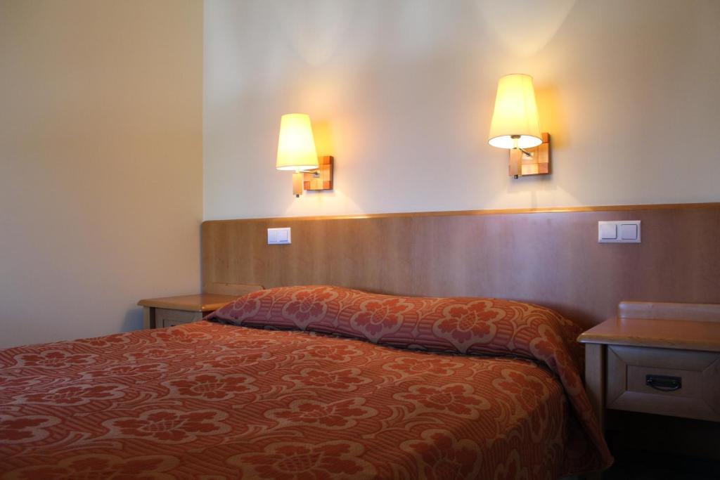 Hotel Zajazd Kultury, Dawniej Pocztowy Zielona Góra Buitenkant foto