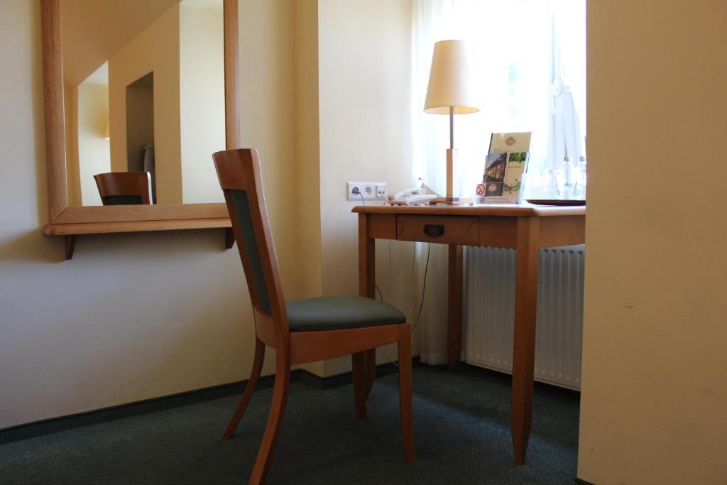 Hotel Zajazd Kultury, Dawniej Pocztowy Zielona Góra Buitenkant foto