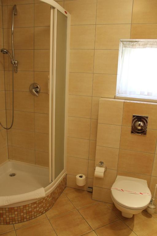 Hotel Zajazd Kultury, Dawniej Pocztowy Zielona Góra Buitenkant foto